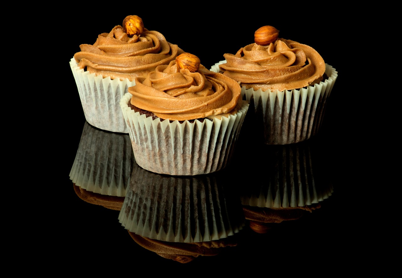 BOSTON CREAM CUPCAKES